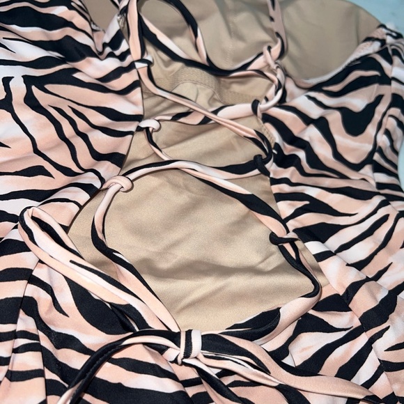 Shade & Shore Women's One Piece Swimsuit Swim Swimwear Medium animal print - Picture 7 of 8